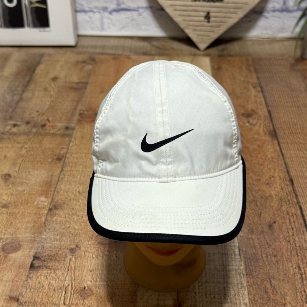 Nike Dri Fit Feather Light Runners Joggers White Baseball Cap with flaws